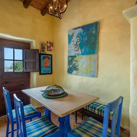 Luazinha - Lovingly Renovated Fisherman's Vakantiehuis *